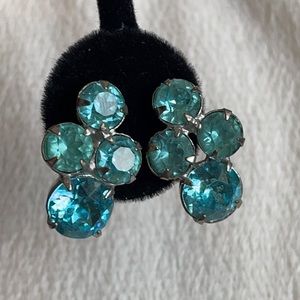 VTG blue crystal silver tone screw back earrings 1”